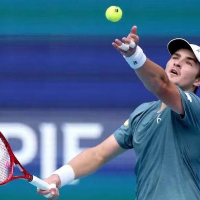 João Fonseca enfrenta Alcaraz no Miami Open 2026: horário e transmissão