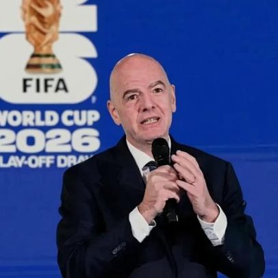 Fifa inicia mudança no impedimento para favorecer atacantes