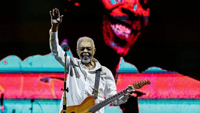 Gilberto Gil encerra turnê de despedida Tempo Rei em São Paulo