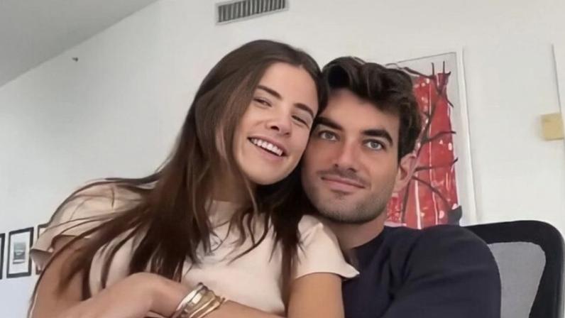 Giulia Be anuncia casamento em segredo com ex de Taylor Swift nos EUA