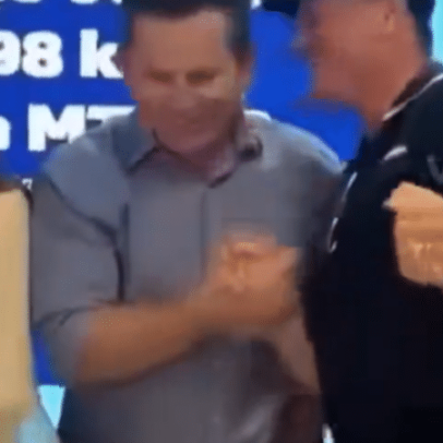 Deputado celebra vitória em licitação ao lado do governador em Mato Grosso