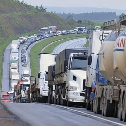 Greve dos caminhoneiros deve iniciar nesta quinta, segundo autoridades
