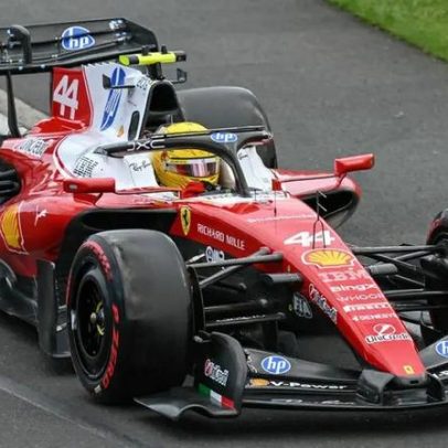 Hamilton questiona legalidade do motor Mercedes na F1