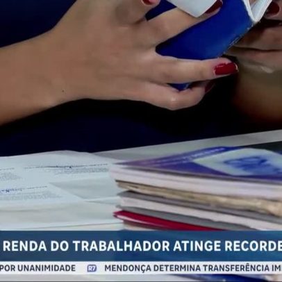 Desemprego permanece estável em três meses e cai ante o ano anterior, diz IBGE