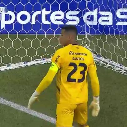 Arroyo cobra falta e exige primeira defesa do goleiro do Furacão