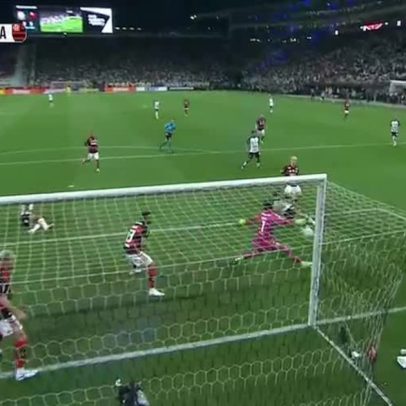 Rossi faz defesa nos acréscimos e salva Flamengo da derrota