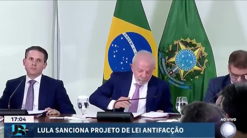 Lula sanciona projeto de lei antifacção no Palácio do Planalto
