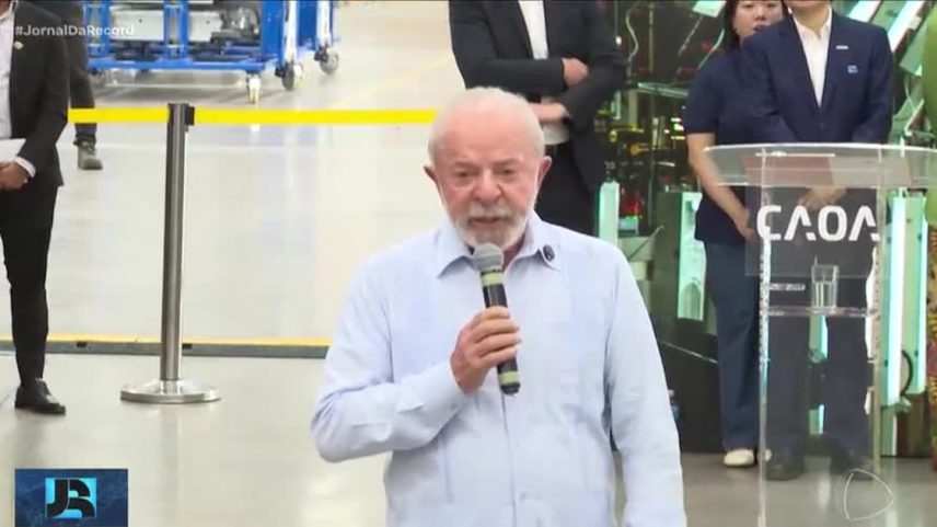 Lula diz que a PF e os Procons estão nas ruas para combater preço abusivo dos combustíveis