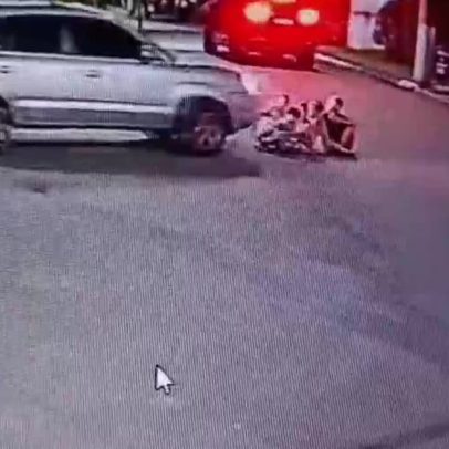 Motorista atropela grupo de crianças sentadas na rua em Guarulhos