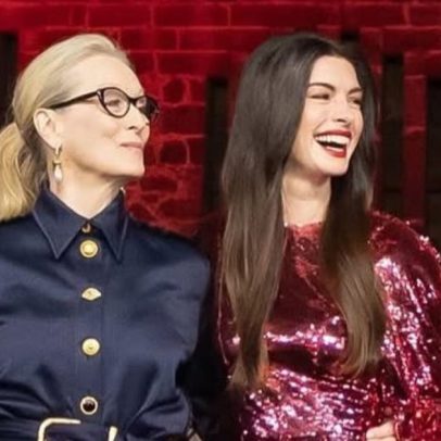 Anne Hathaway e Meryl Streep desfilam em lançamento de filme