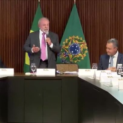 Lula confirma saída de 16 ministros e anuncia Alckmin como pré-candidato a vice