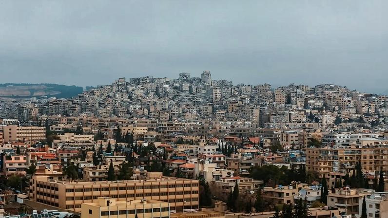 Centenas protestam contra proibição do álcool em Damasco, Síria