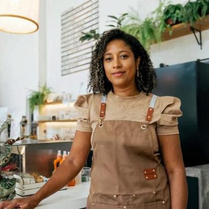 Brasil tem 2,6 milhões de empreendedoras jovens, metade com renda comprometida