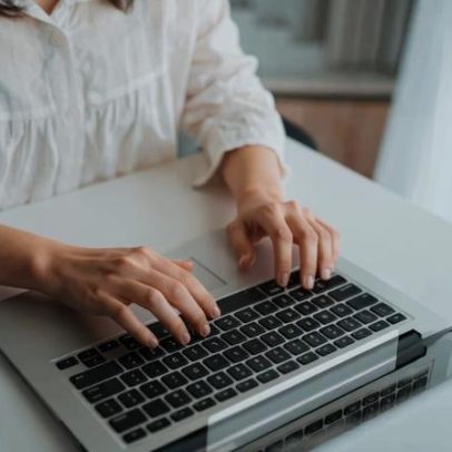 IA muda buscas na internet e empresas precisam se adaptar