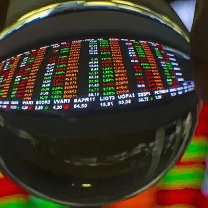 Ibovespa sobe com adiamento de ataque de Trump ao Irã; dólar cai