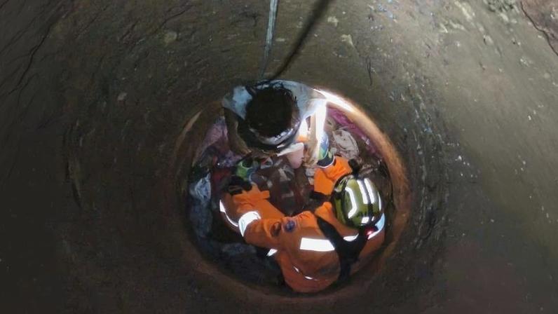 Idosa é resgatada após cair em cisterna de 12 metros na zona rural de Itacambira