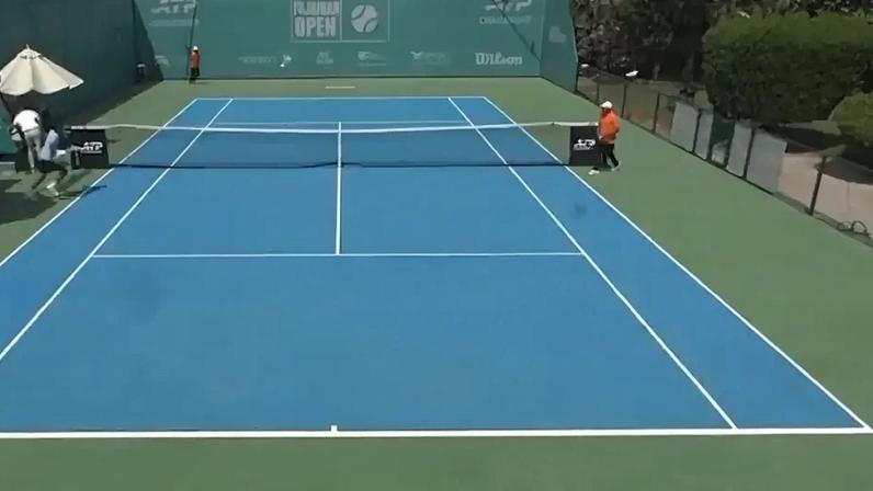 Partida de tênis nos Emirados Árabes é interrompida após explosões nos arredores (Reprodução)