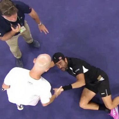 Berrettini, ex-número 6, sofre câimbra no fim do jogo em Indian Wells