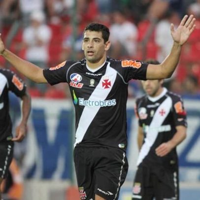 Vasco vence Cruzeiro por 3 a 0 no Brasileirão 2011 com hat-trick de Diego Souza