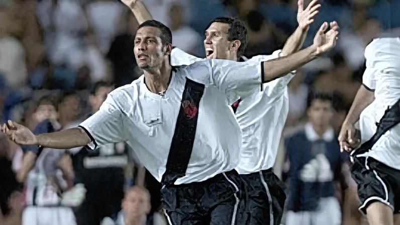 Léo Lima em ação pelo Vasco da Gama: meia-atacante marcou época em São Januário com títulos e lances de rara habilidade técnica. (Foto: Bruno Domingos)