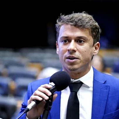 Nikolas afirma ter avisado sobre Erika Hilton na Comissão da Mulher