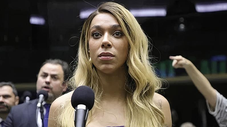 Deputada federal Erika Hilton (PSOL-SP) no plenário da Câmara