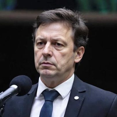 Nikolas Ferreira explica uso de jatinho de Vorcaro na campanha de Bolsonaro