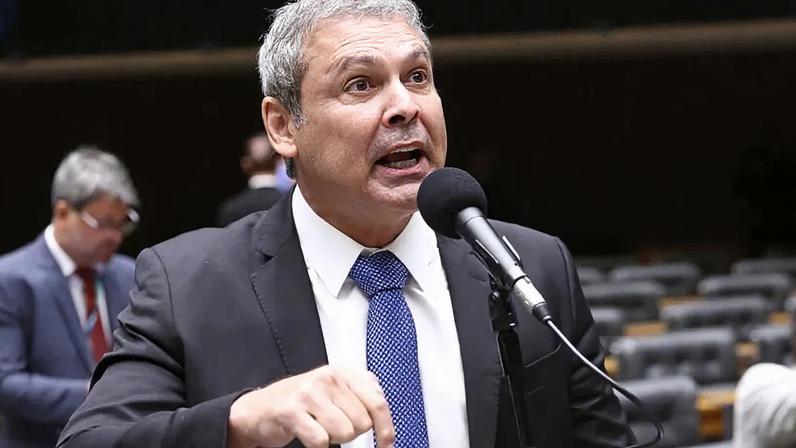 Lindbergh afirma que caso de Gaspar envolve escravidão e pedofilia, sem provas