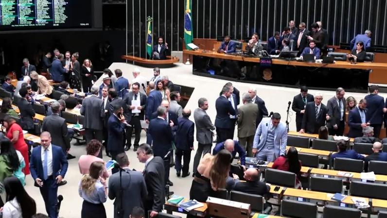 Proposta de Lewandowski sofreu alterações do relator e, após acordo com o governo, foi votada sem alteração na maioridade penal. (Foto: Bruno Spada/Câmara dos Deputados)