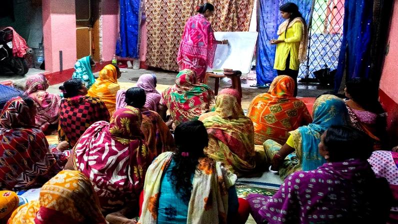 Cristianismo ajuda adultos analfabetos a retomarem estudos na Índia