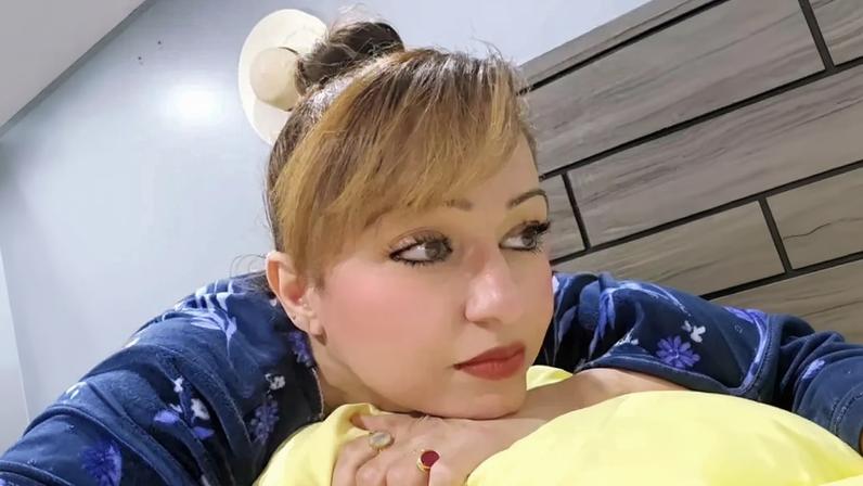 Influenciadora Nancy Grewal é assassinada a facadas aos 45 anos