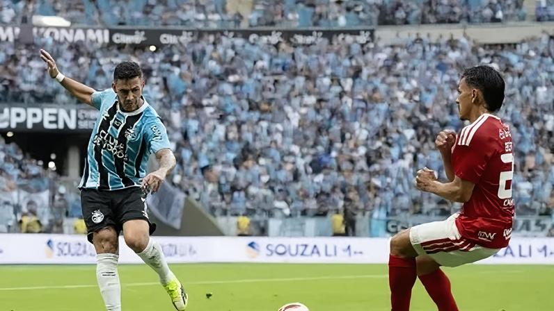Grêmio venceu o Inter por 3 a 0 na Arena