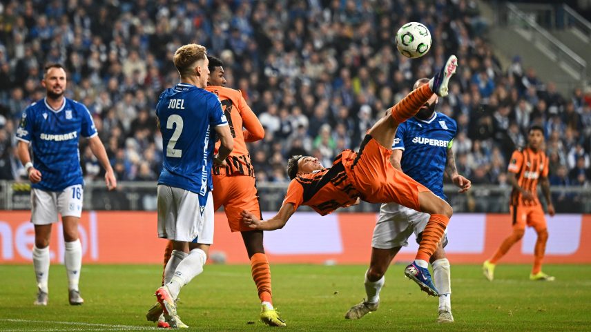 Ex-Fluminense Isaque celebra gol de bicicleta pelo Shakhtar