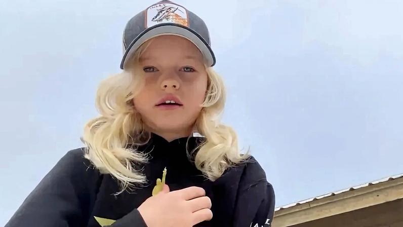 Filha de 9 anos de James Van Der Beek presta homenagem ao pai falecido