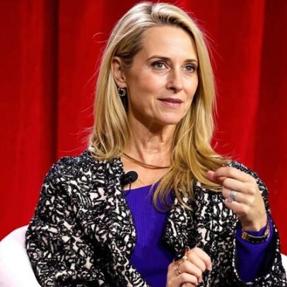 Esposa de governador de esquerda diz que evangélicos atrasam os EUA