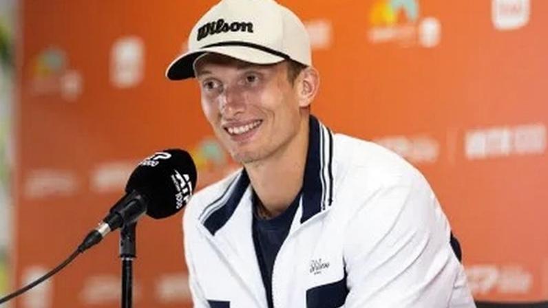 Jiri Lehecka na coletiva de imprensa após garantir vaga na final do Miami Open