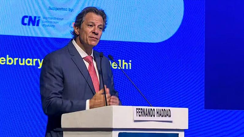 O ministro da Fazenda, Fernando Haddad, durante evento na Índia — Foto: Ricardo Reichhardt/TV Globo