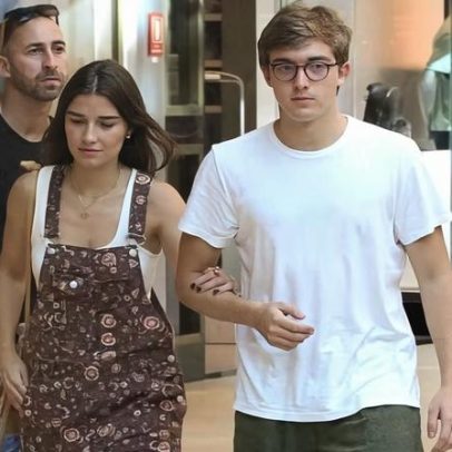 Joaquim Huck passeia com namorada em shopping no Rio