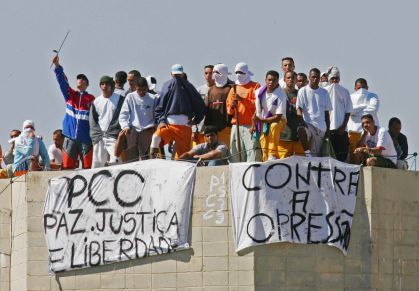Brasil diz que as facções não podem ser classificadas pela legislação do país como organizações terroristas, e sim como criminosas