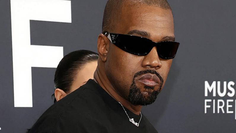 La Roux apoia modelo que acusa Kanye West de asfixiá-la em vídeo musical