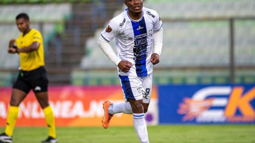 Kevin Quejada comemora gol pelo Estudiantes de Mérida — Foto: Arquivo pessoal