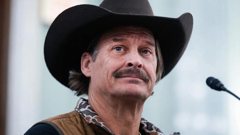 Helicópteros de ataque dos EUA voaram até a casa de Kid Rock, Exército investiga