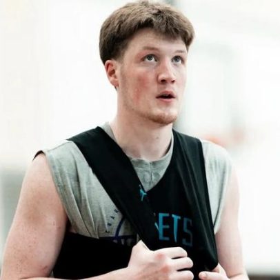 Kon Knueppel se aproxima de prêmio na NBA pelo Hornets
