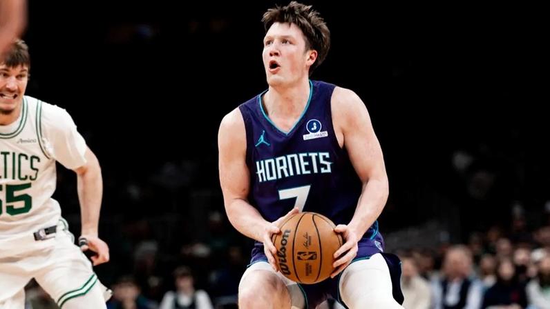 Kon Knueppel Stephen Curry