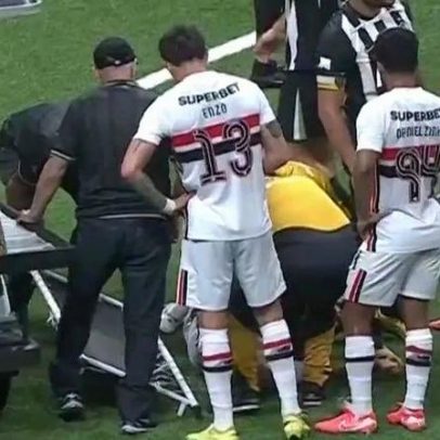 Lucas Moura deixa Atlético-MG x São Paulo de maca e é levado ao hospital