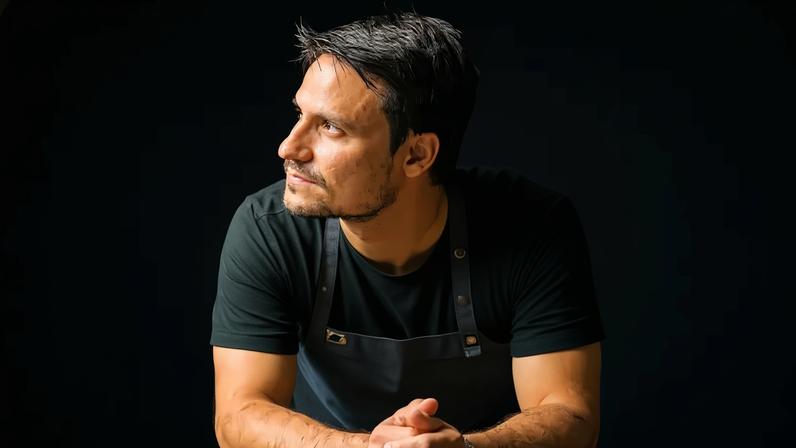 Mário Santiago é chef do Lena, restaurante de sotaque mineiro em Pinheiros