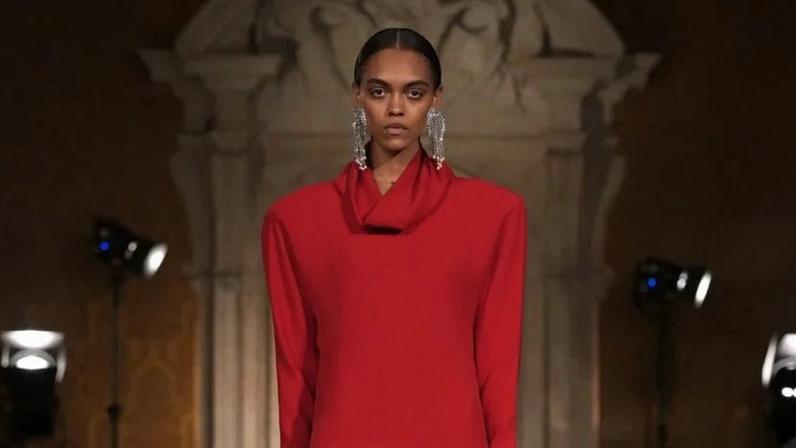 Desfile da Valentino aconteceu no Palazzo Barberini, em Roma