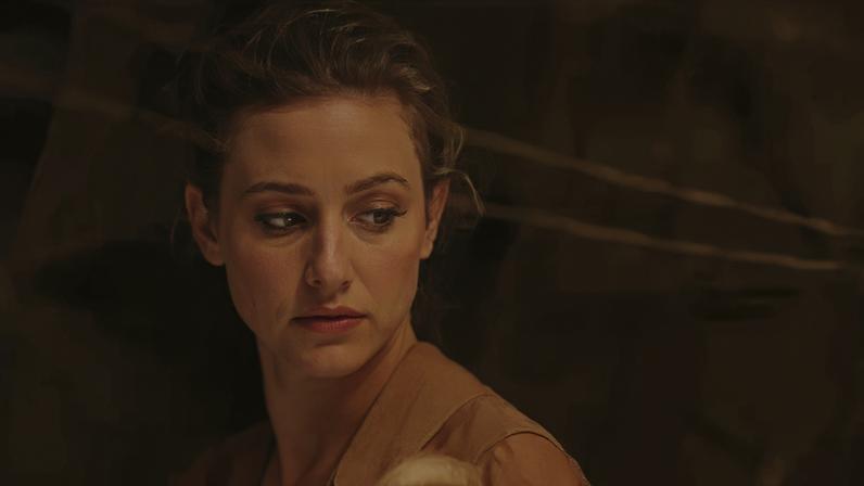 Lili RReinhart protagoniza novo clipe do BTS