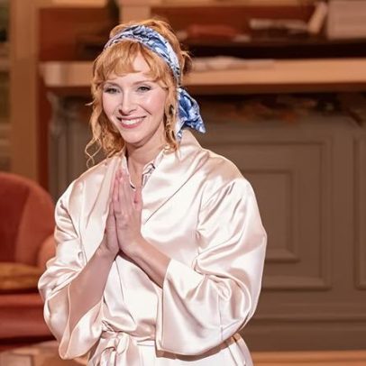 Lisa Kudrow comenta referência a Friends em retorno de série