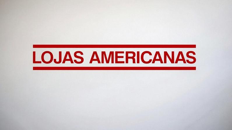 A empresa encerrou 2025 com 1.470 lojas, sendo 906 convencionais e 564 no formato "express"